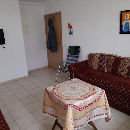 Beau Et Propre Appartement De Famille Dans Un Immeuble Calme Et Familiale A Bab Sebta Fnideq Eksteriør billede